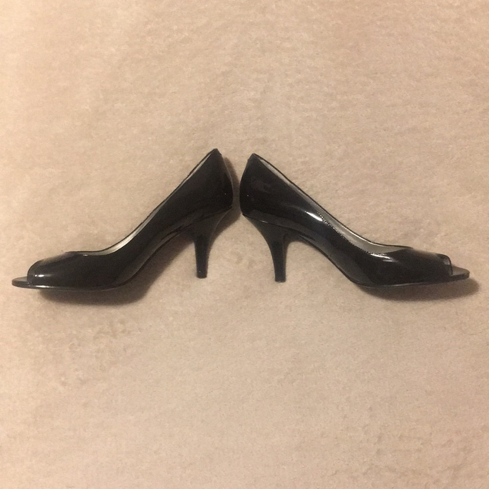 Guess Black Heels •Shoes•